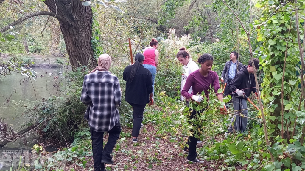 A team of volunteers recently spent the day helping out at Hanwell Zoo as part of Ealing Council’s apprenticeship scheme.