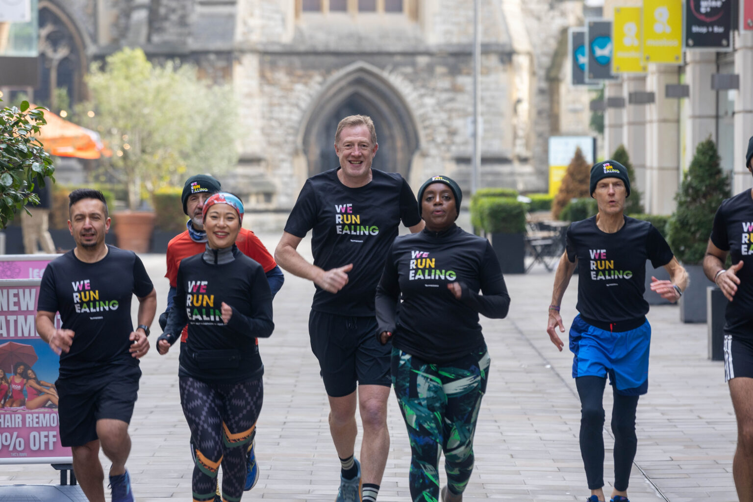 group of runners in Dickens Yard